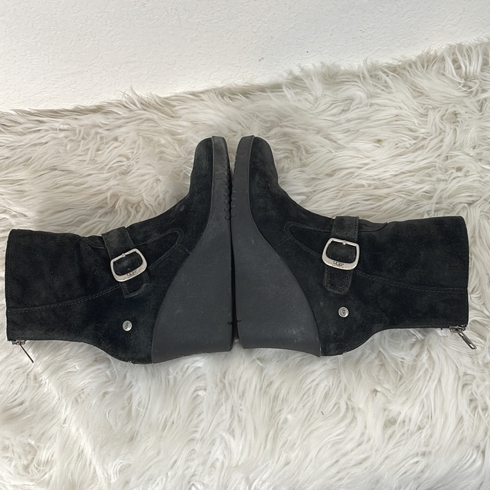 Ugg Australia Women's Black Suede Gisselle 5593 Wedge Heel Ankle Boots Size 8 - Picture 9 of 13